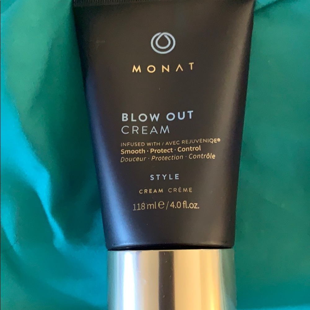 Monat Blow Out cream